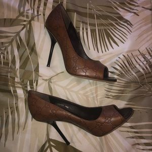 Gucci peep toe pumps